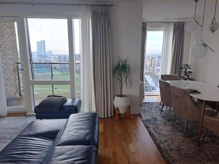 Cozy Double Room With Large En Suite Near Canary Wharf London With Amazing Views In A Shared Apartment Exterior foto